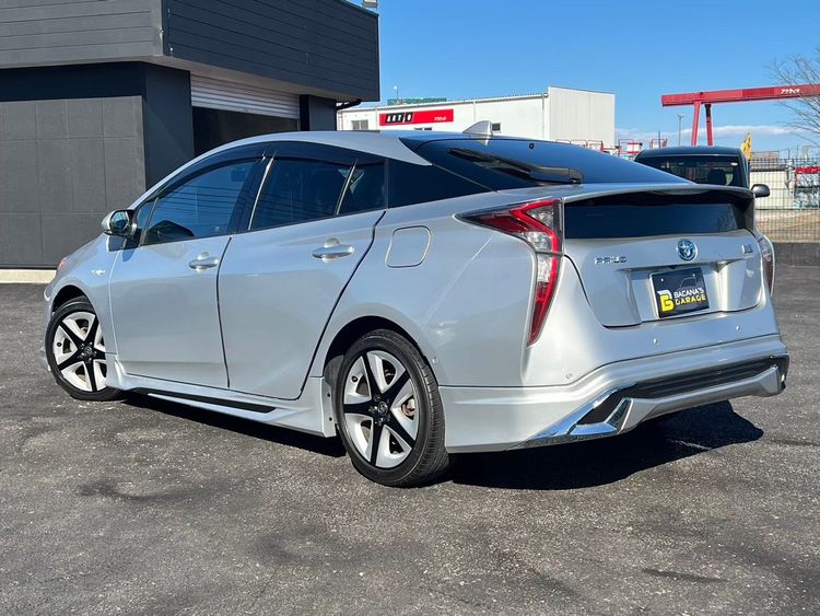 TOYOTA PRIUS Ａ　ツーリングセレクション thumbnail 4