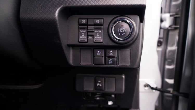 TOYOTA ROOMY CUSTOM G thumbnail 20