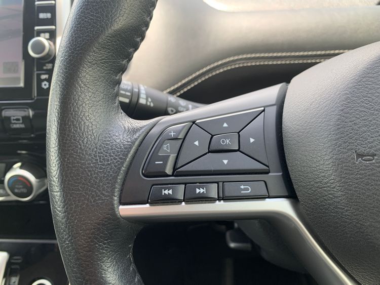 NISSAN SERENA HIGHWAYSTAR V SELECTION thumbnail 18