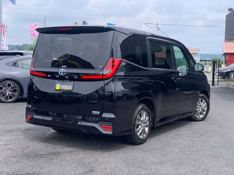 TOYOTA NOAH HIBRIDO S-Z thumbnail 8