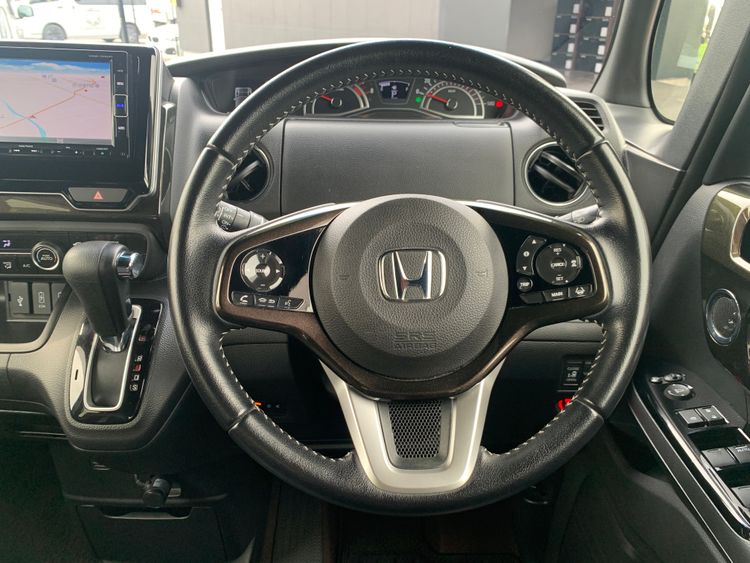 HONDA N-BOX CUSTOM G L TURBO HONDA SENSING thumbnail 13