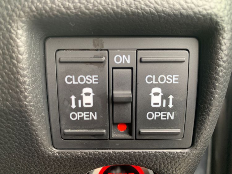 HONDA N-BOX CUSTOM G L TURBO HONDA SENSING thumbnail 18