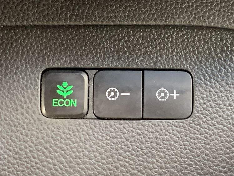 HONDA N-BOX CUSTOM G L TURBO HONDA SENSING thumbnail 28