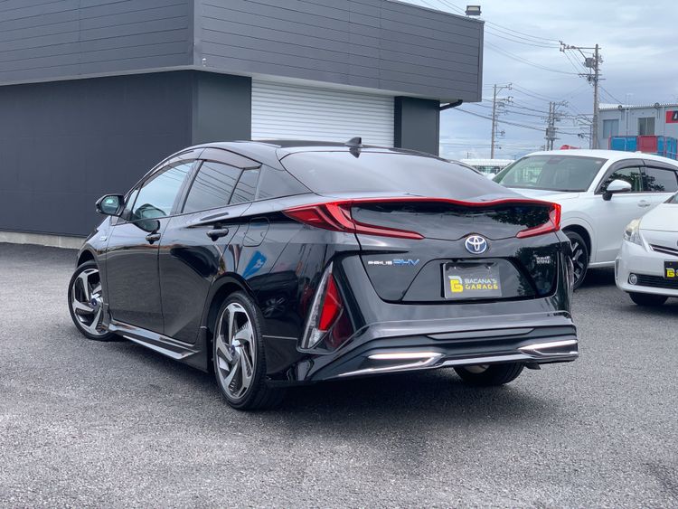TOYOTA PRIUS PHV S thumbnail 8