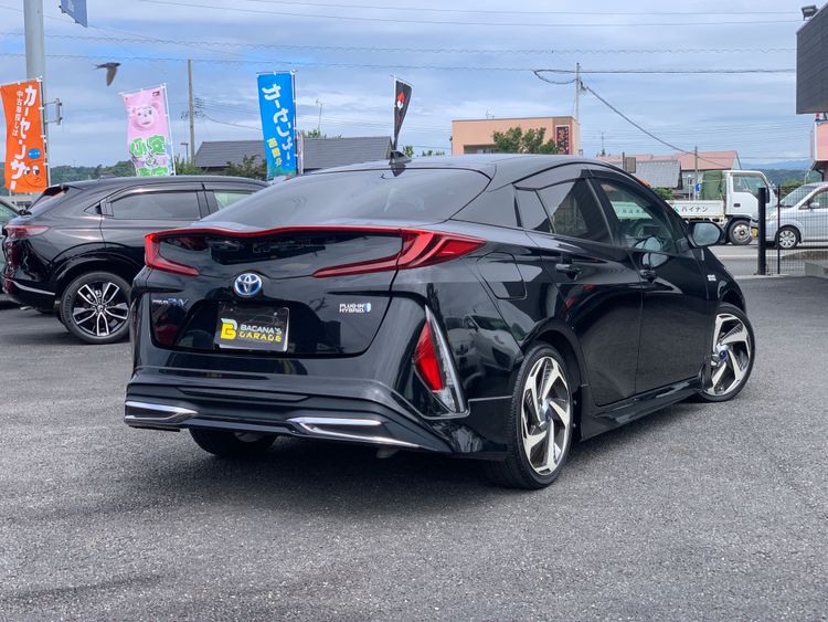 TOYOTA PRIUS PHV S thumbnail 2