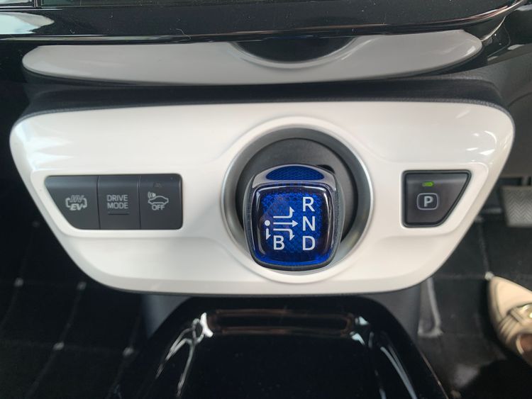 TOYOTA PRIUS PHV S thumbnail 25