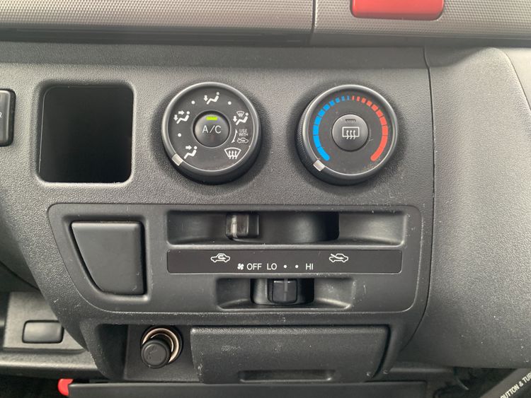 TOYOTA HIACE LONG SUPER GL thumbnail 5