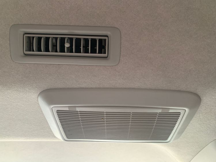 TOYOTA HIACE LONG SUPER GL thumbnail 21