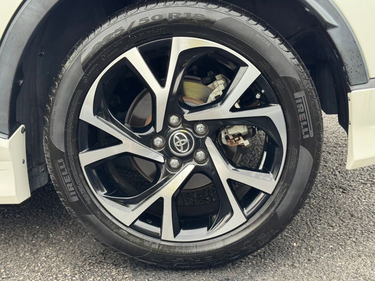 TOYOTA C-HR G HIBRIDO thumbnail 4