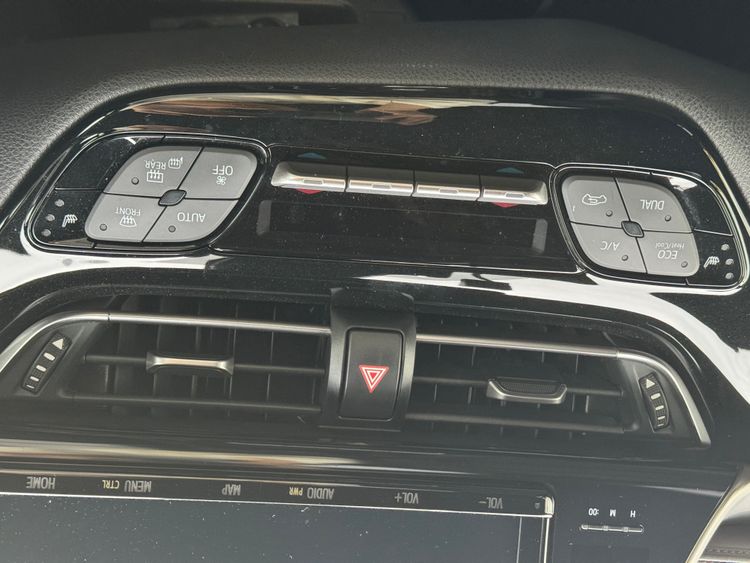 TOYOTA C-HR G HIBRIDO thumbnail 7
