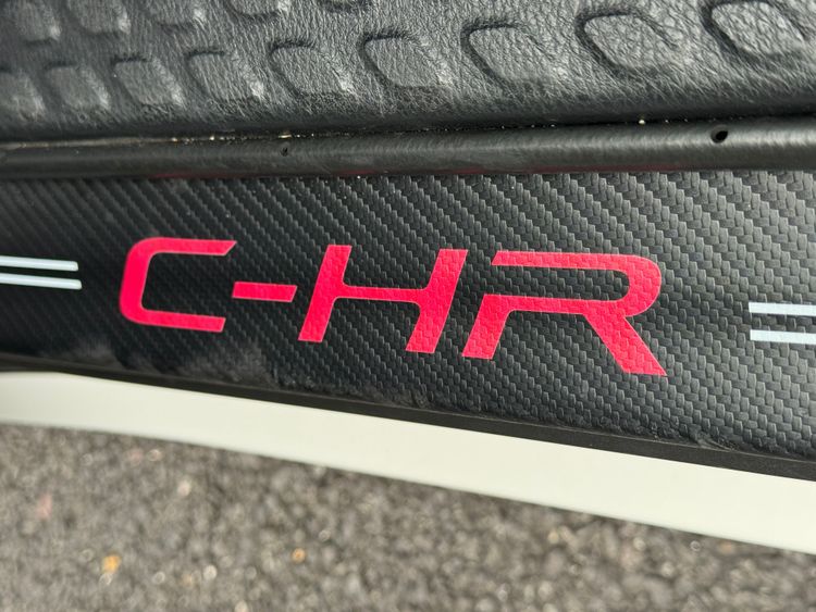 TOYOTA C-HR G HIBRIDO thumbnail 5