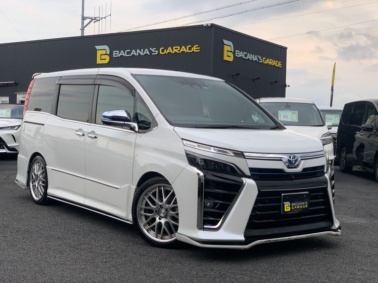 TOYOTA VOXY HIBRIDO ZS thumbnail 16