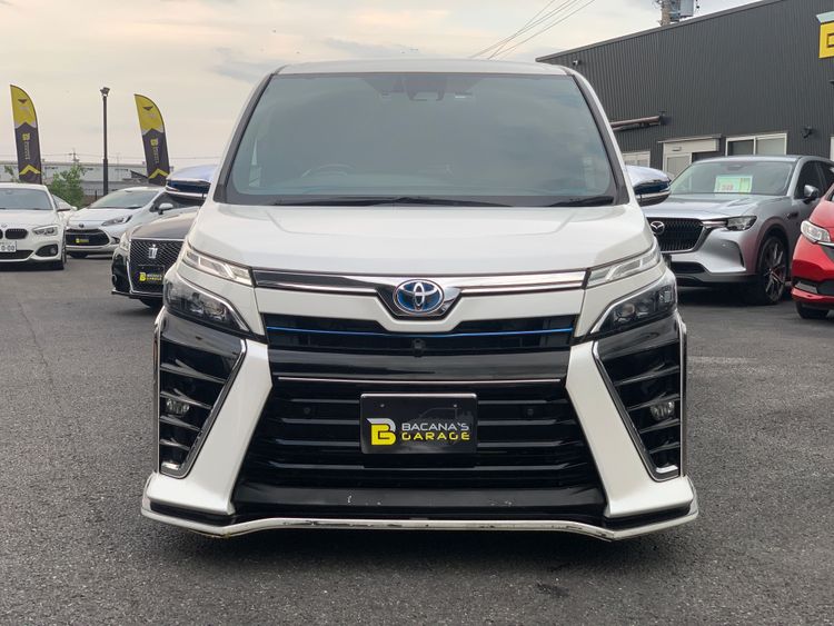 TOYOTA VOXY HIBRIDO ZS thumbnail 3