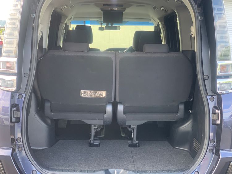 TOYOTA VOXY V HIBRIDO thumbnail 15