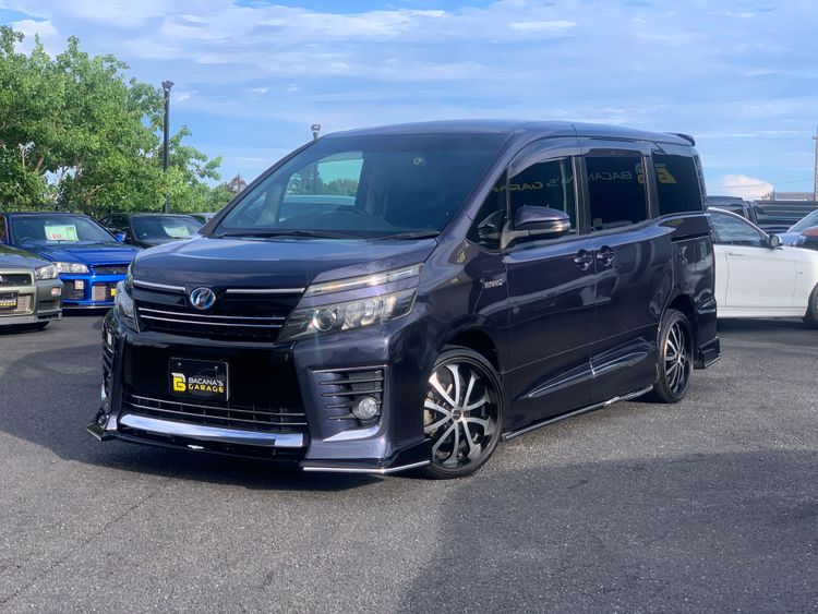 TOYOTA VOXY V HIBRIDO thumbnail 5