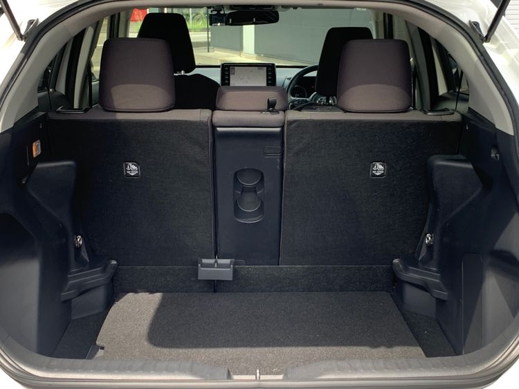 TOYOTA YARIS CROSS HIBRIDO G thumbnail 22