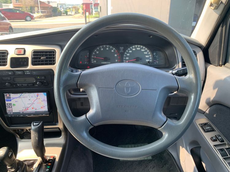 TOYOTA HILUX VERSAO BASICA V SELECTION thumbnail 17