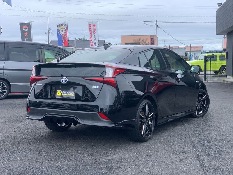 TOYOTA PRIUS S  thumbnail 2