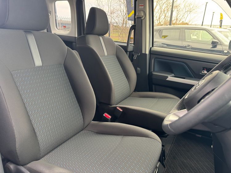 TOYOTA ROOMY CUSTOM G thumbnail 5