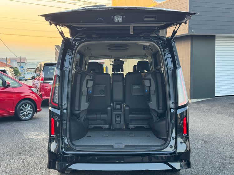 NISSAN SERENA E-POWER HIGHWAY STAR V thumbnail 15