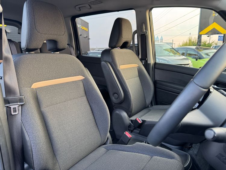 NISSAN SERENA E-POWER HIGHWAY STAR V thumbnail 2