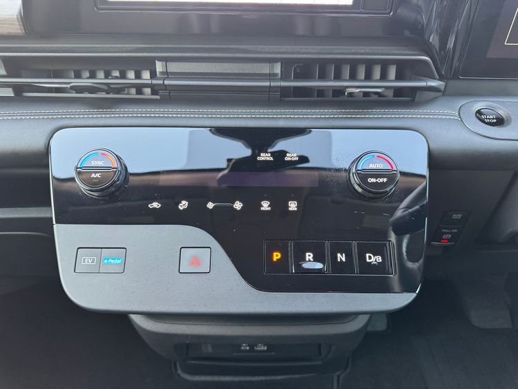 NISSAN SERENA E-POWER HIGHWAY STAR V thumbnail 8