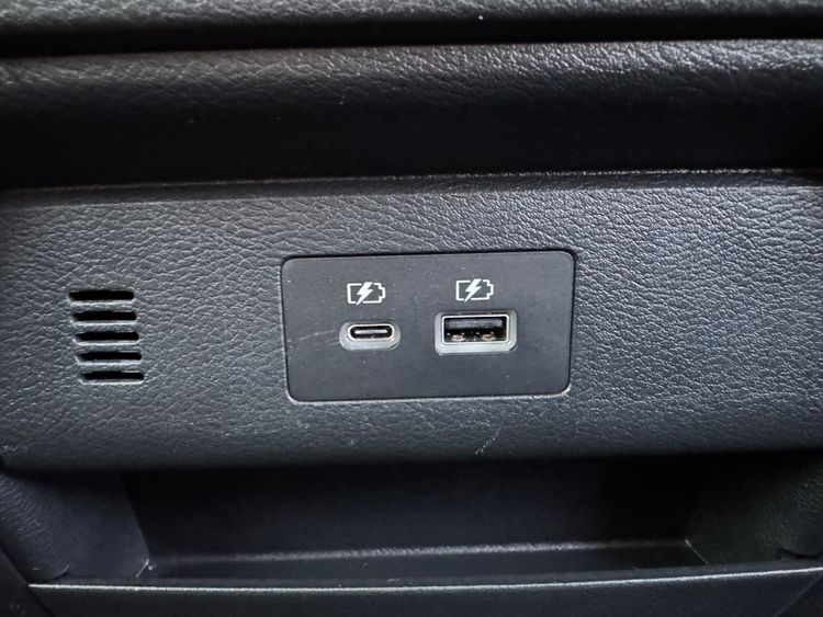 NISSAN SERENA E-POWER HIGHWAY STAR V thumbnail 27