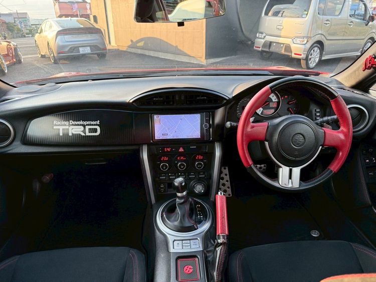 TOYOTA 86 GT thumbnail 13