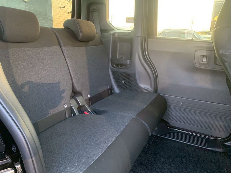 HONDA N-BOX CUSTOM thumbnail 7