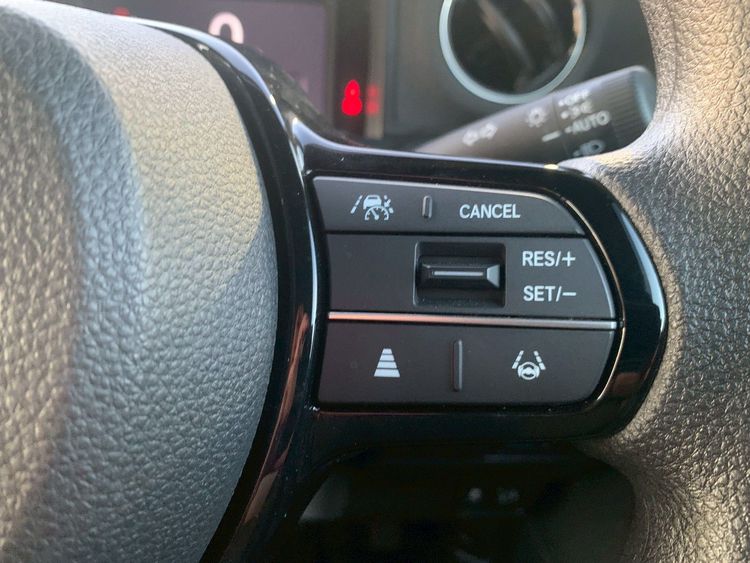 HONDA N-BOX CUSTOM thumbnail 13