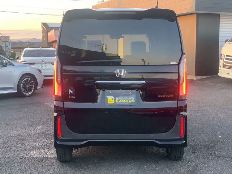 HONDA N-BOX CUSTOM thumbnail 10