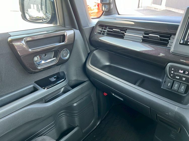 HONDA N-BOX CUSTOM GL HONDA SENSING thumbnail 18