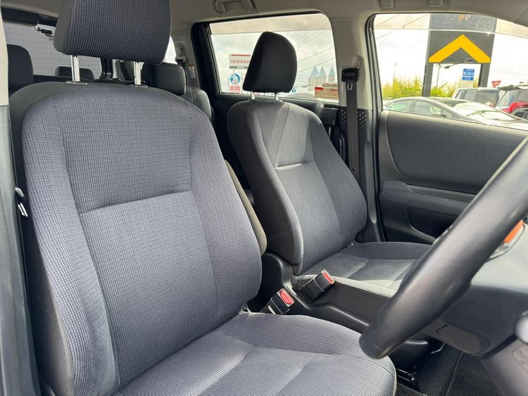 TOYOTA SIENTA G thumbnail 6