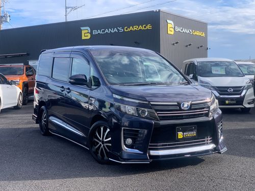 TOYOTA VOXY V HIBRIDO